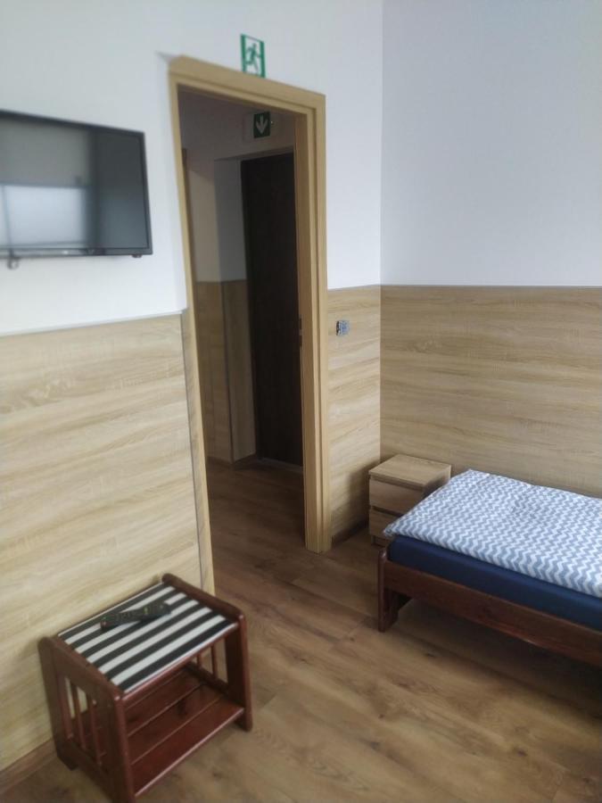 Długotęka Pokoje Goscinne Z Lazienkami Przy Wroclawiu, Darmowy Parking מראה חיצוני תמונה
