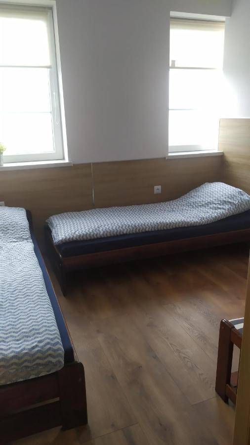 Długotęka Pokoje Goscinne Z Lazienkami Przy Wroclawiu, Darmowy Parking מראה חיצוני תמונה