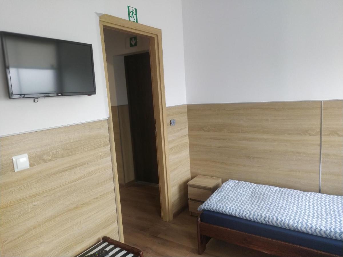 Długotęka Pokoje Goscinne Z Lazienkami Przy Wroclawiu, Darmowy Parking מראה חיצוני תמונה