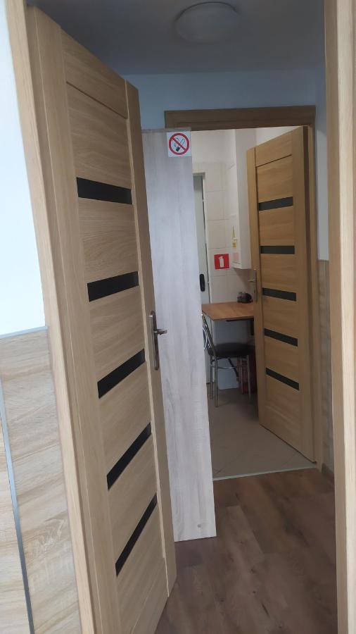 Długotęka Pokoje Goscinne Z Lazienkami Przy Wroclawiu, Darmowy Parking מראה חיצוני תמונה