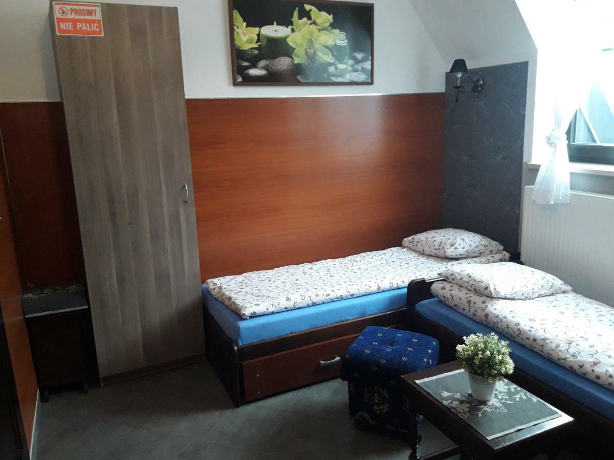 Długotęka Pokoje Goscinne Z Lazienkami Przy Wroclawiu, Darmowy Parking מראה חיצוני תמונה