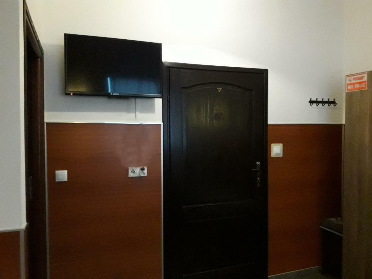 Długotęka Pokoje Goscinne Z Lazienkami Przy Wroclawiu, Darmowy Parking מראה חיצוני תמונה